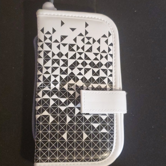 🔴 5/$20 REAL TECHNIQUES travel case 2x - Picture 2 of 5